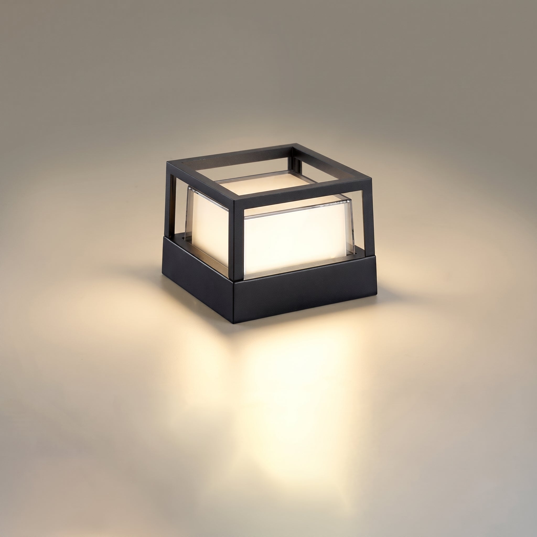 Industrial Aluminum Outdoor Lawn Light