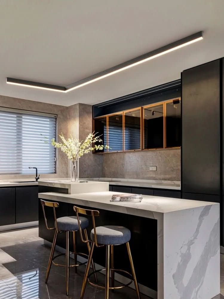 Aluminium Bar Ceiling Lamp