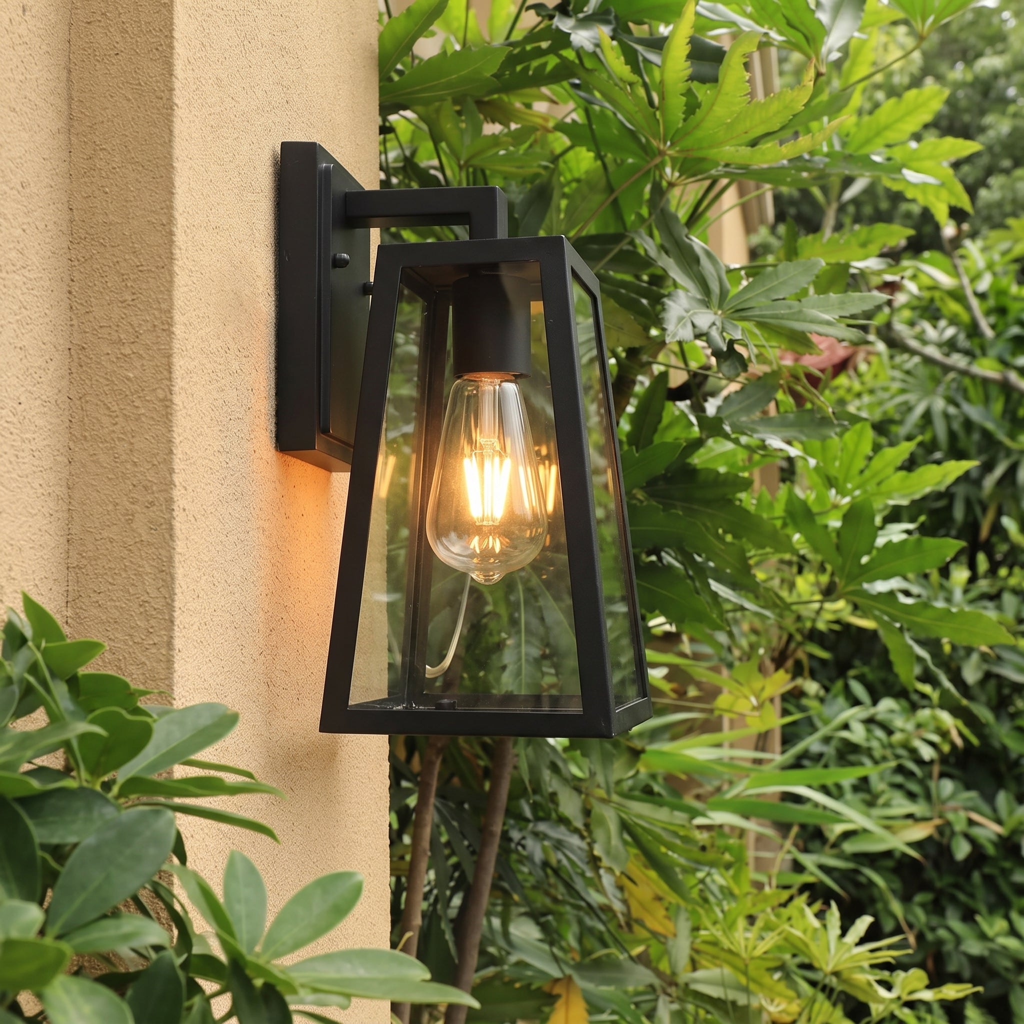 Verona Outdoor Wall Lamp – European Lantern Style