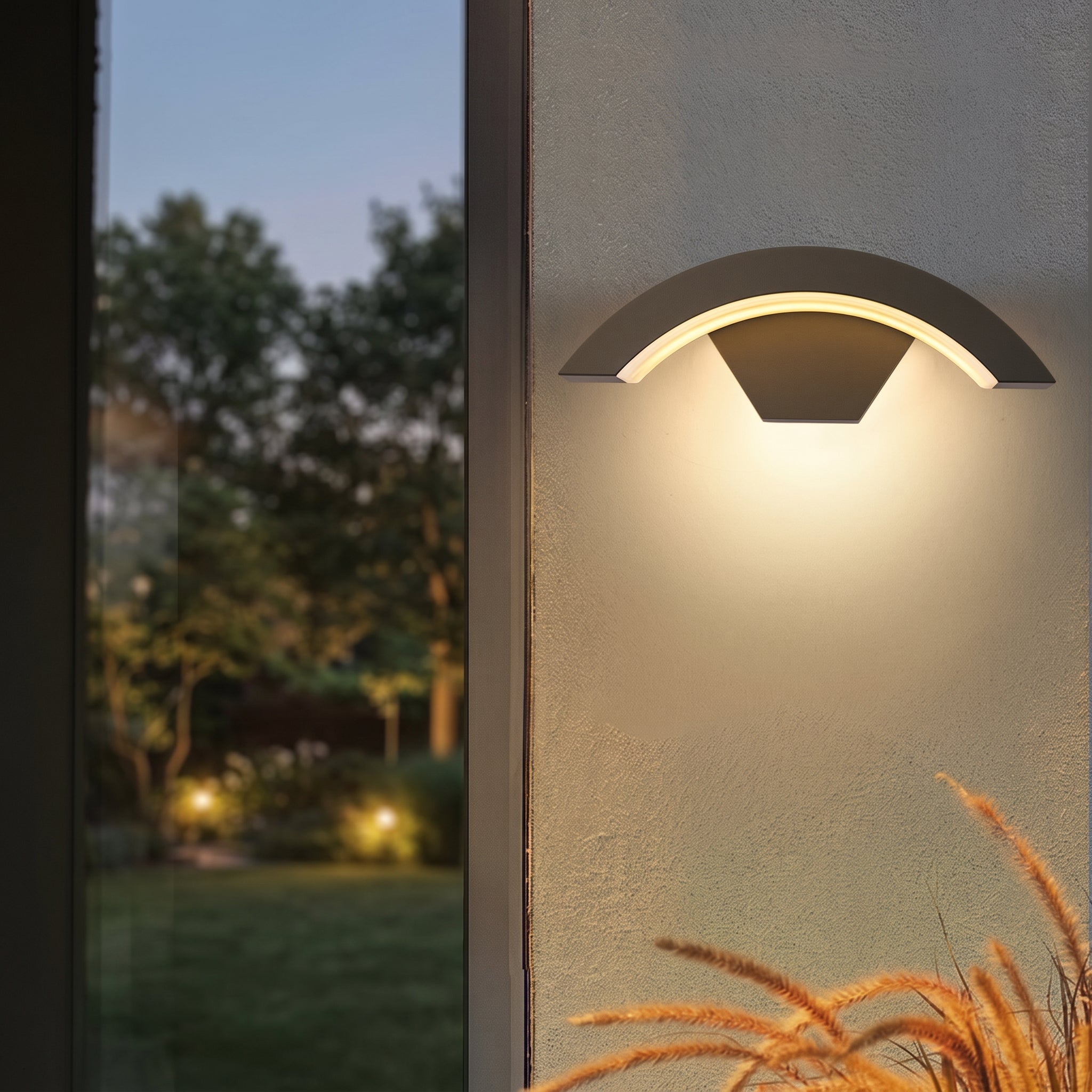 Modern Arc Outdoor Wall Light
